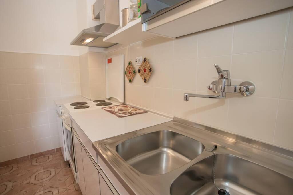 Garden View Apartment In Porec For 2 - 3 Persons Luaran gambar